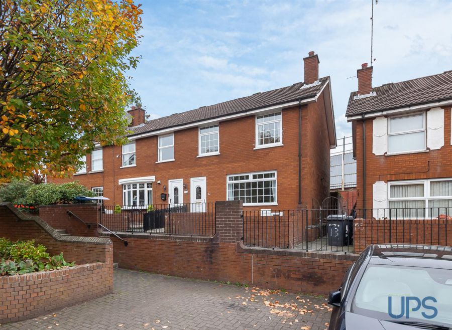 13 Finn Square
