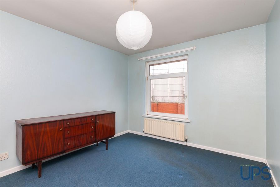 13 Finn Square