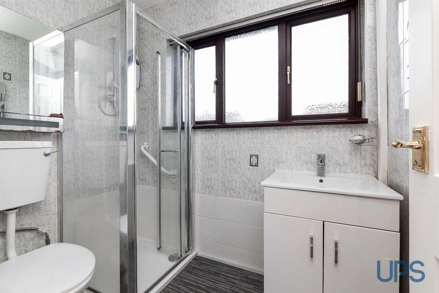 53 Riverdale Gardens