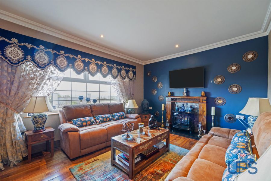 Large Detached House with Annex, 32 Derrymore Road Large Detached House with Annex, 32 Derrymore Road