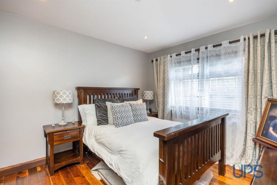 Large Detached House with Annex, 32 Derrymore Road Large Detached House with Annex, 32 Derrymore Road