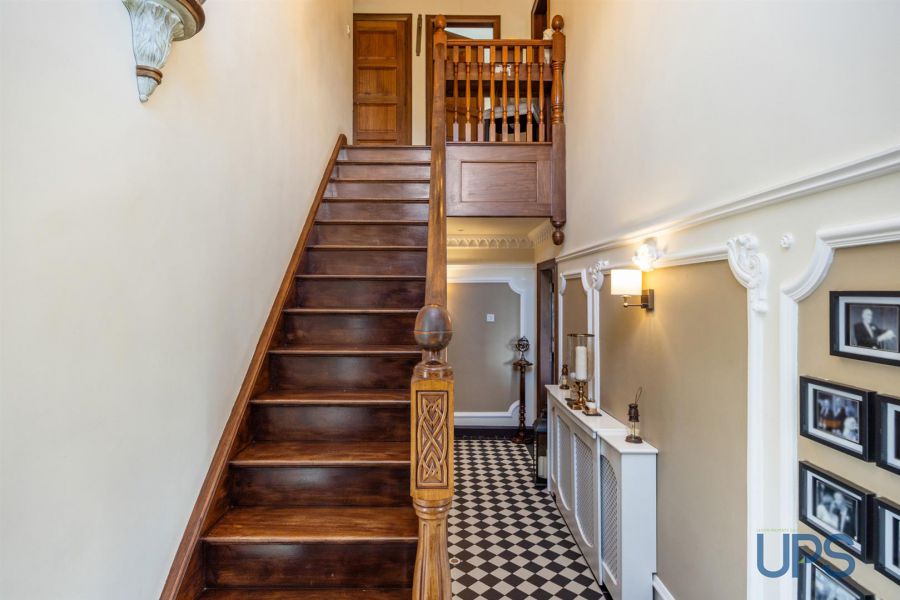 Large Detached House with Annex, 32 Derrymore Road Large Detached House with Annex, 32 Derrymore Road
