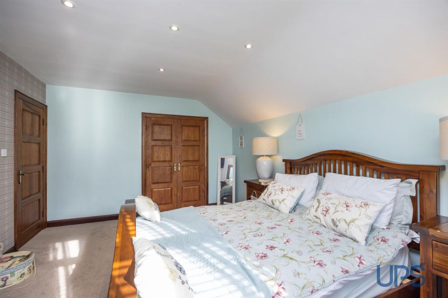 Large Detached House with Annex, 32 Derrymore Road Large Detached House with Annex, 32 Derrymore Road