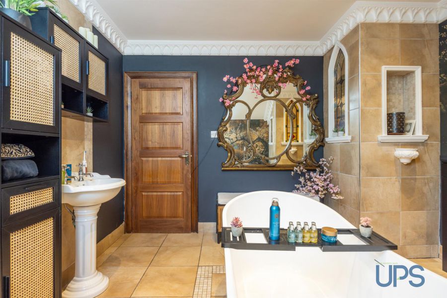 Large Detached House with Annex, 32 Derrymore Road