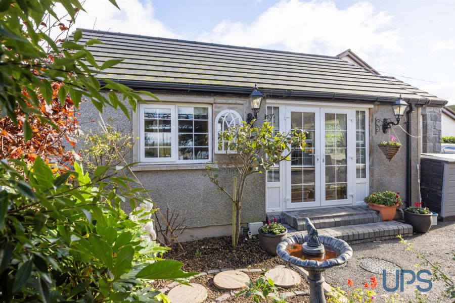 Large Detached House with Annex, 32 Derrymore Road Large Detached House with Annex, 32 Derrymore Road