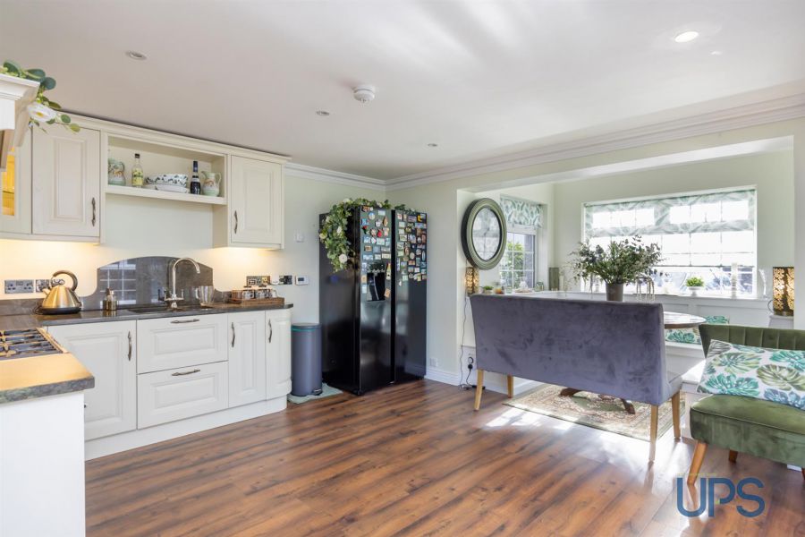 Large Detached House with Annex, 32 Derrymore Road Large Detached House with Annex, 32 Derrymore Road