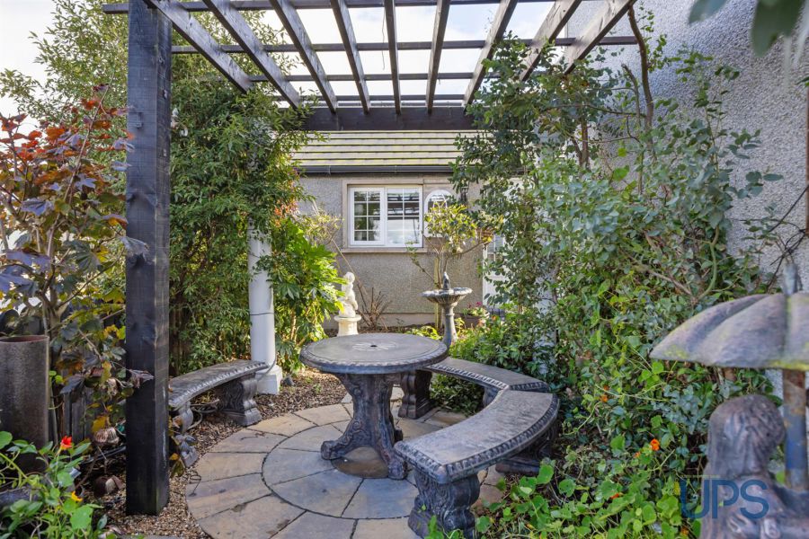 Large Detached House with Annex, 32 Derrymore Road