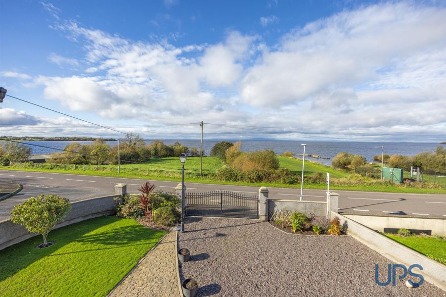 Large Detached House with Annex, 32 Derrymore Road Large Detached House with Annex, 32 Derrymore Road
