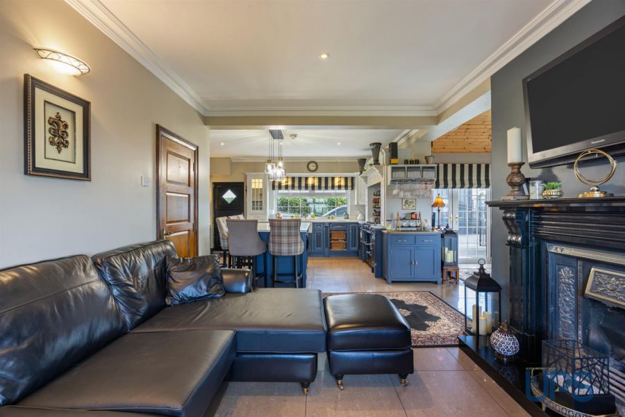 Large Detached House with Annex, 32 Derrymore Road Large Detached House with Annex, 32 Derrymore Road