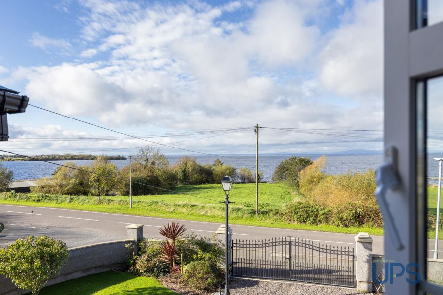 Large Detached House with Annex, 32 Derrymore Road Large Detached House with Annex, 32 Derrymore Road