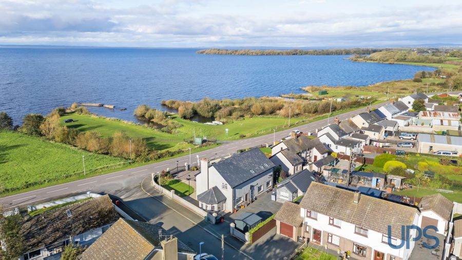 Large Detached House with Annex, 32 Derrymore Road Large Detached House with Annex, 32 Derrymore Road