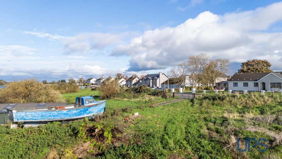Large Detached House with Annex, 32 Derrymore Road Large Detached House with Annex, 32 Derrymore Road