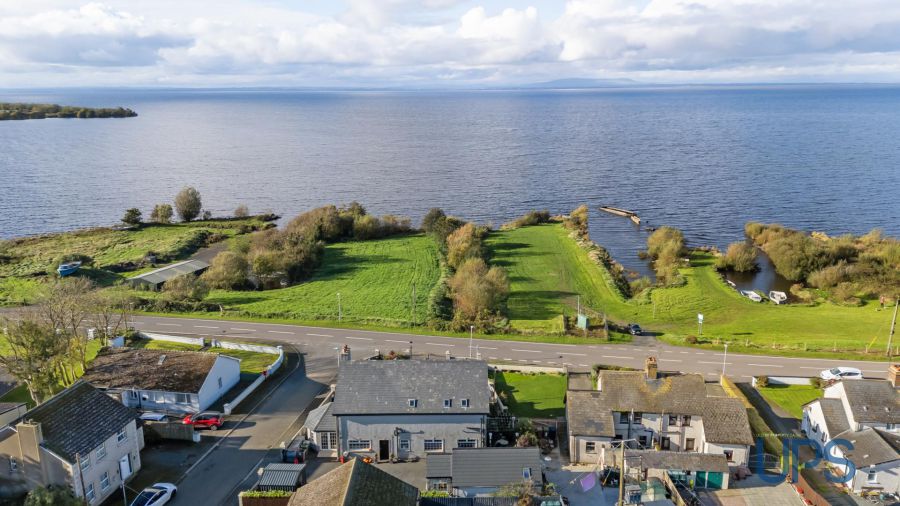 Large Detached House with Annex, 32 Derrymore Road Large Detached House with Annex, 32 Derrymore Road