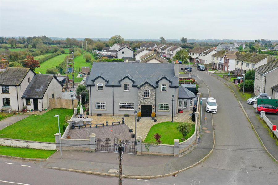 Large Detached House with Annex, 32 Derrymore Road Large Detached House with Annex, 32 Derrymore Road