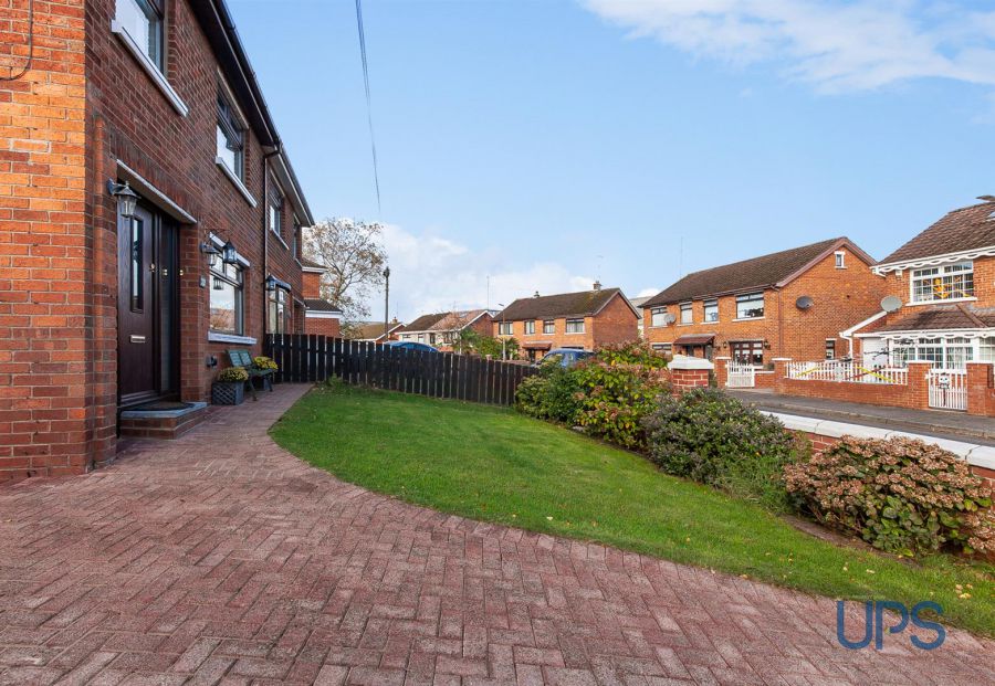 22 Brooke Crescent 22 Brooke Crescent