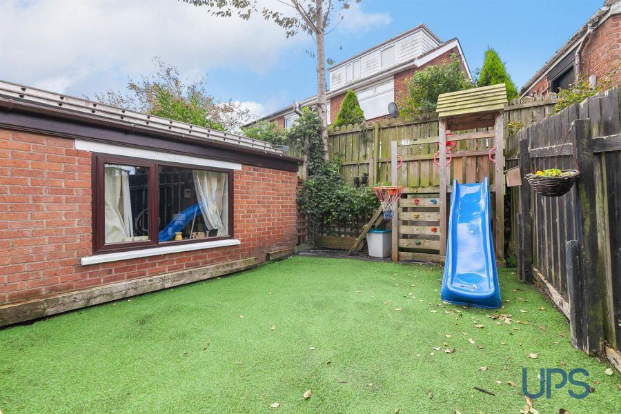 22 Brooke Crescent 22 Brooke Crescent