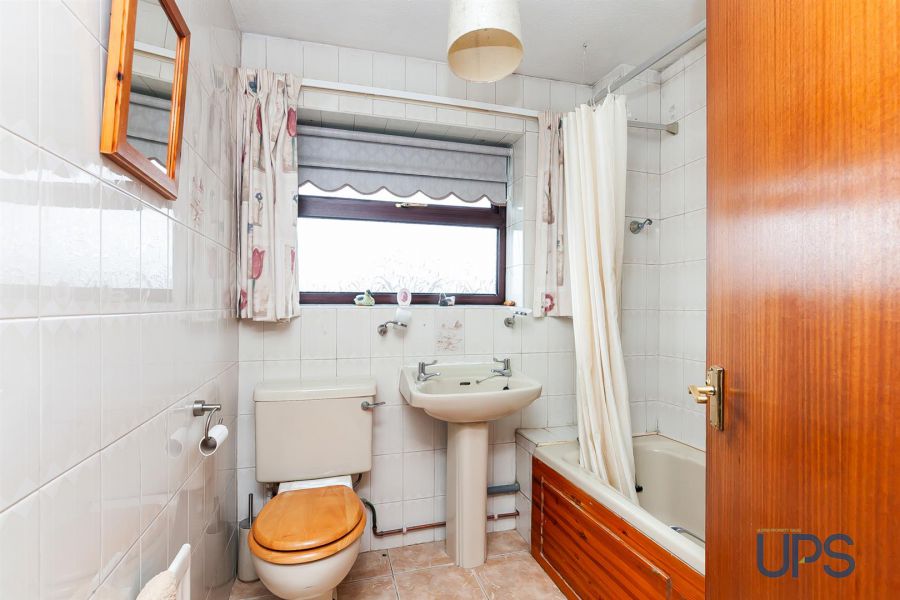 77 Orchardville Crescent