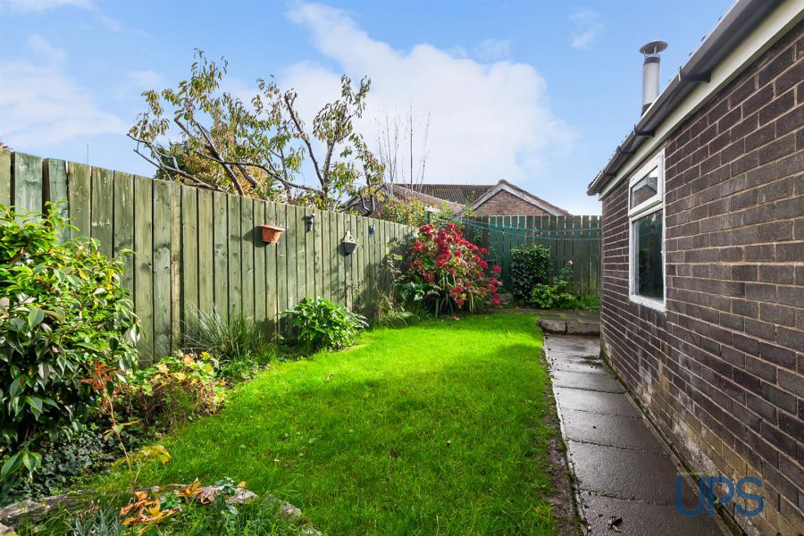 77 Orchardville Crescent