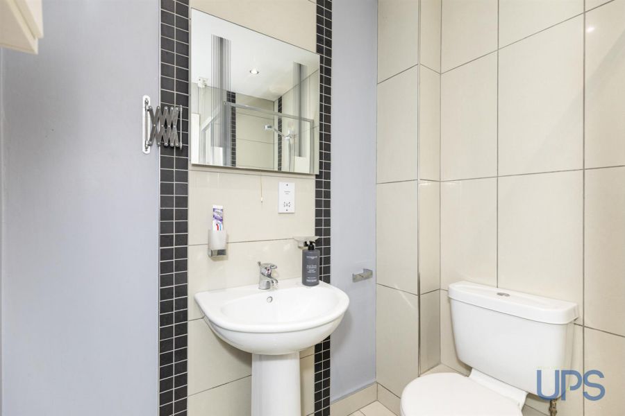 Apartment 4, 32 St. Annes Road