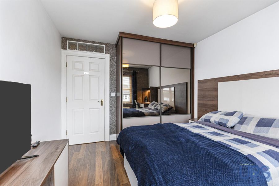 Apartment 4, 32 St. Annes Road