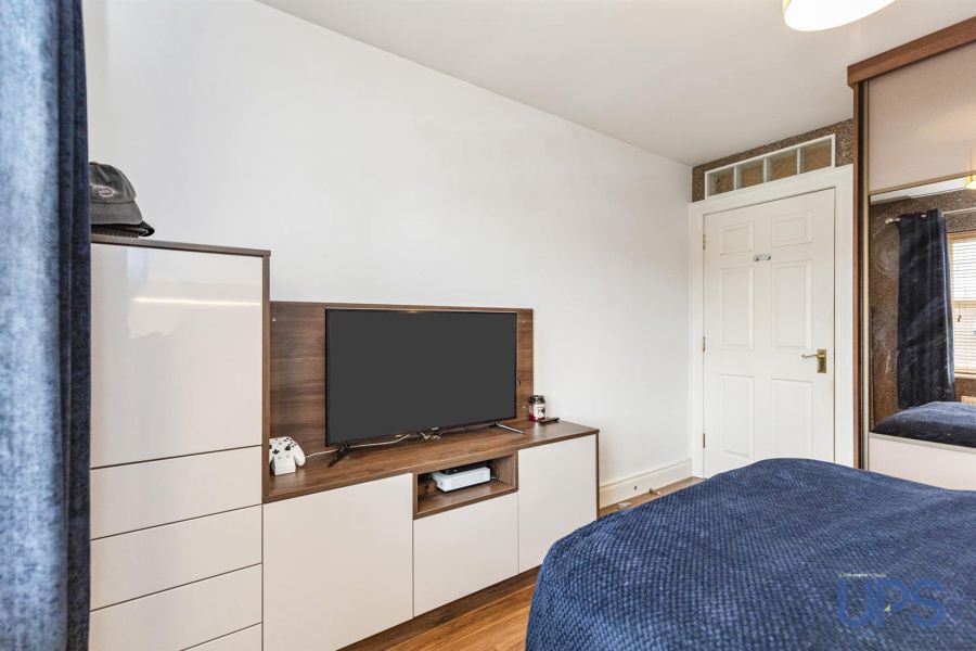 Apartment 4, 32 St. Annes Road