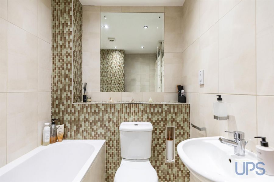 Apartment 4, 32 St. Annes Road