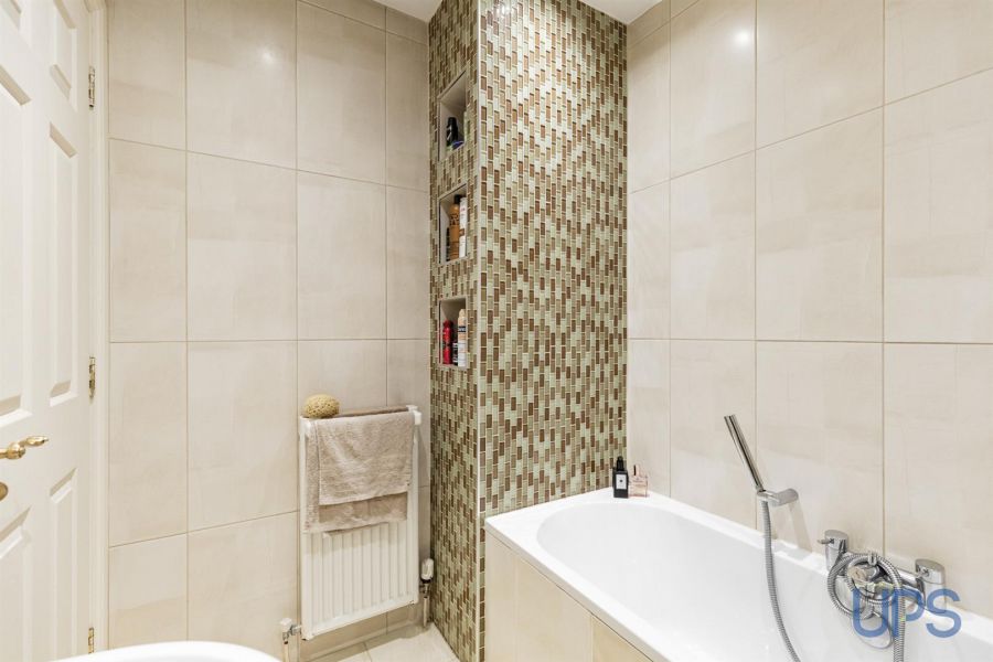 Apartment 4, 32 St. Annes Road