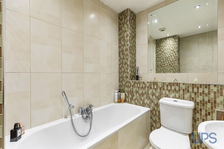 Apartment 4, 32 St. Annes Road