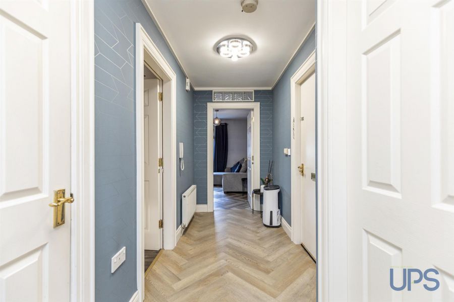 Apartment 4, 32 St. Annes Road