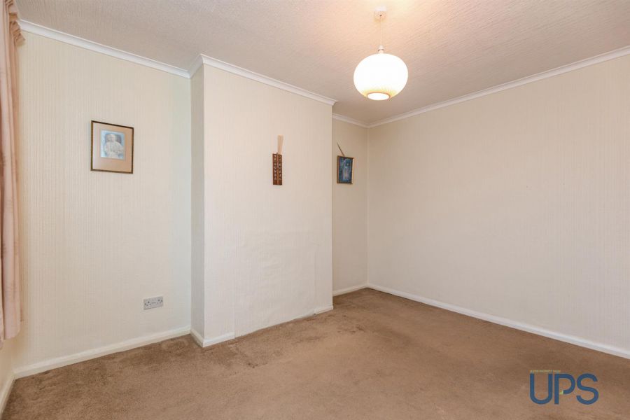 25 Riverdale Park North