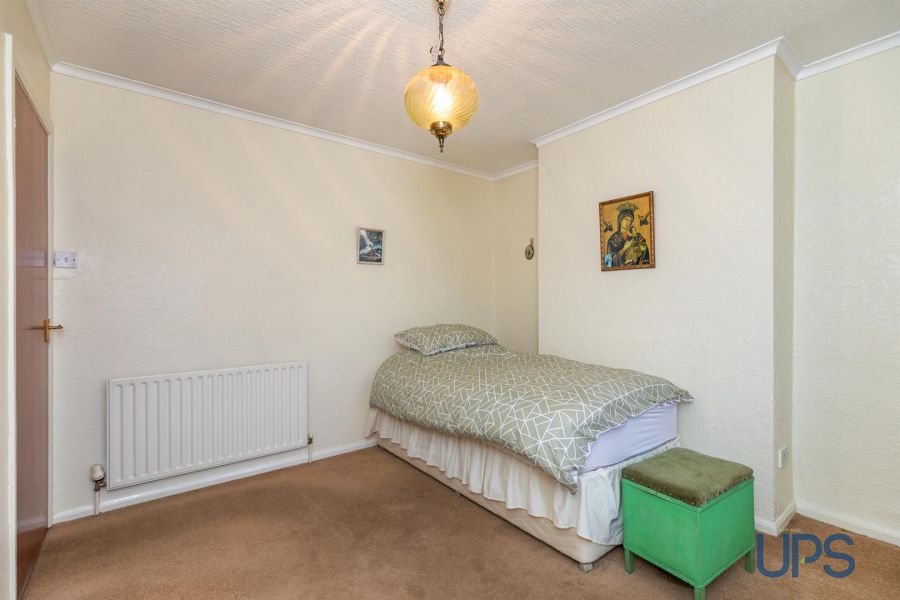 25 Riverdale Park North