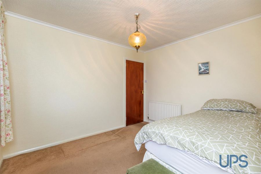 25 Riverdale Park North