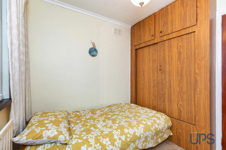 25 Riverdale Park North