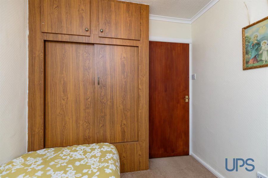 25 Riverdale Park North