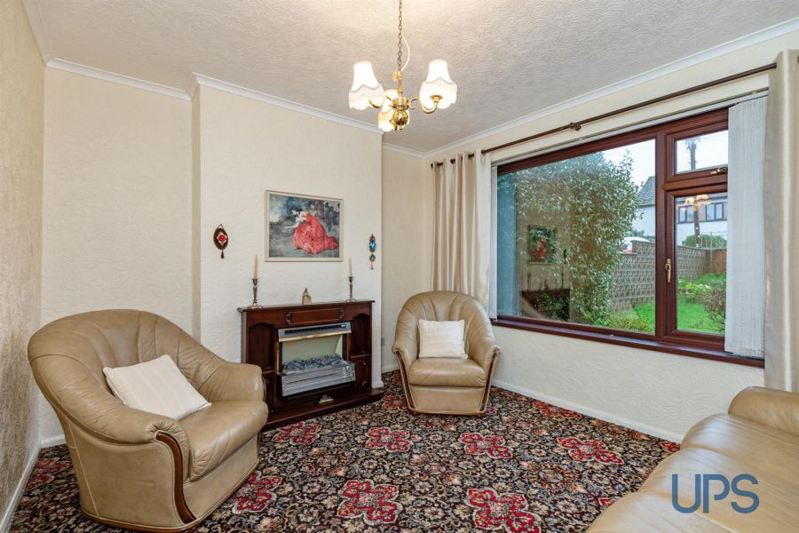 25 Riverdale Park North