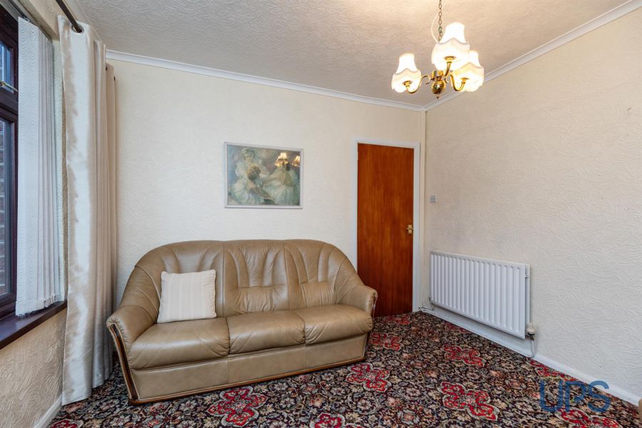 25 Riverdale Park North