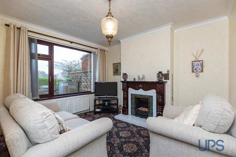 25 Riverdale Park North