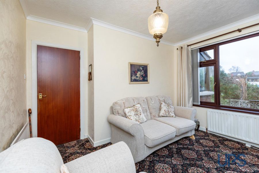 25 Riverdale Park North