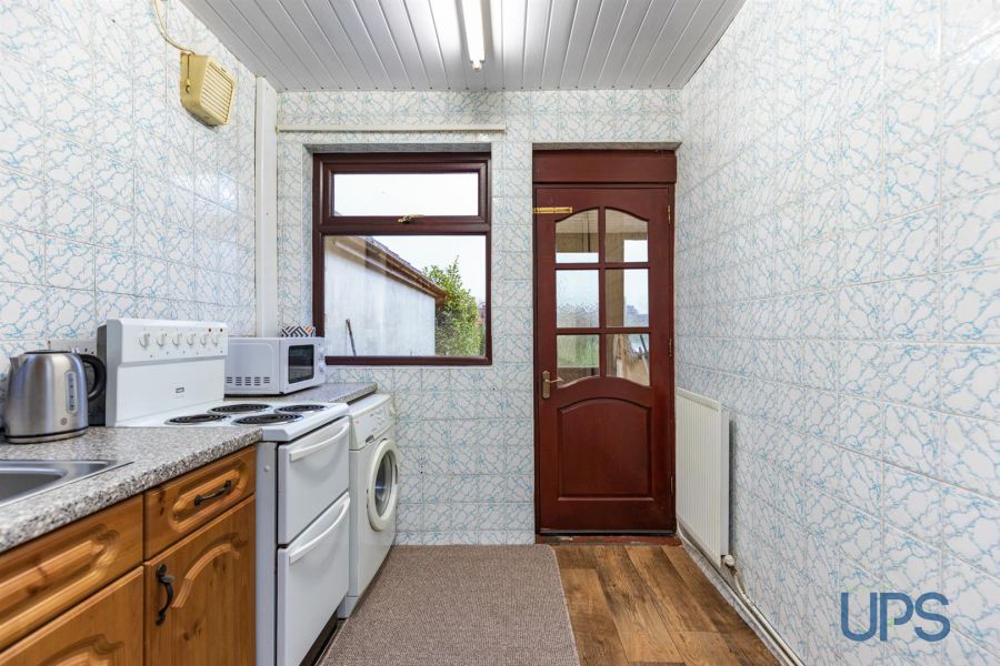 25 Riverdale Park North