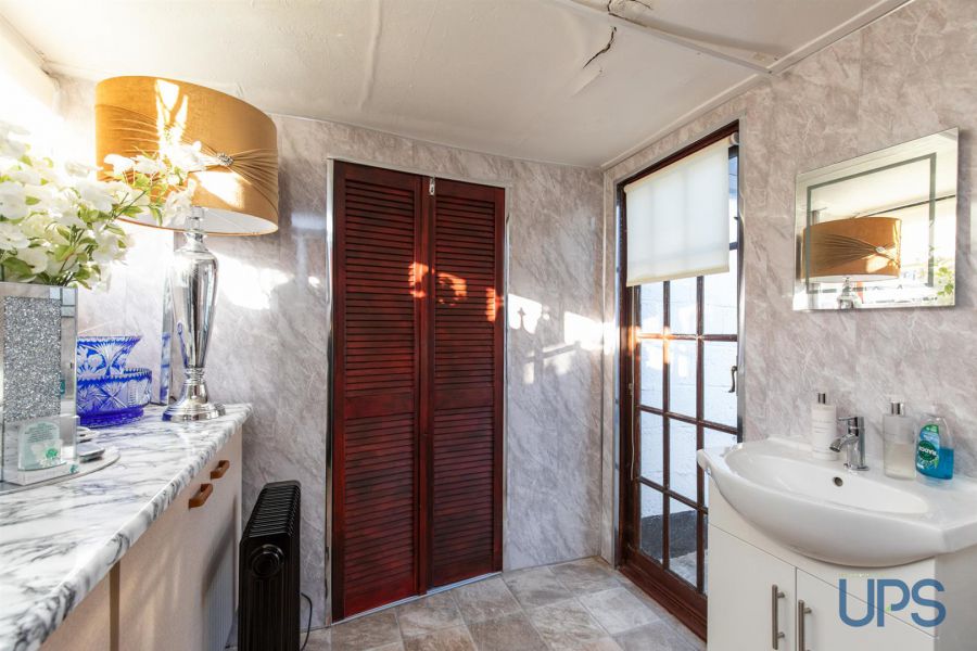 78 Andersonstown Park