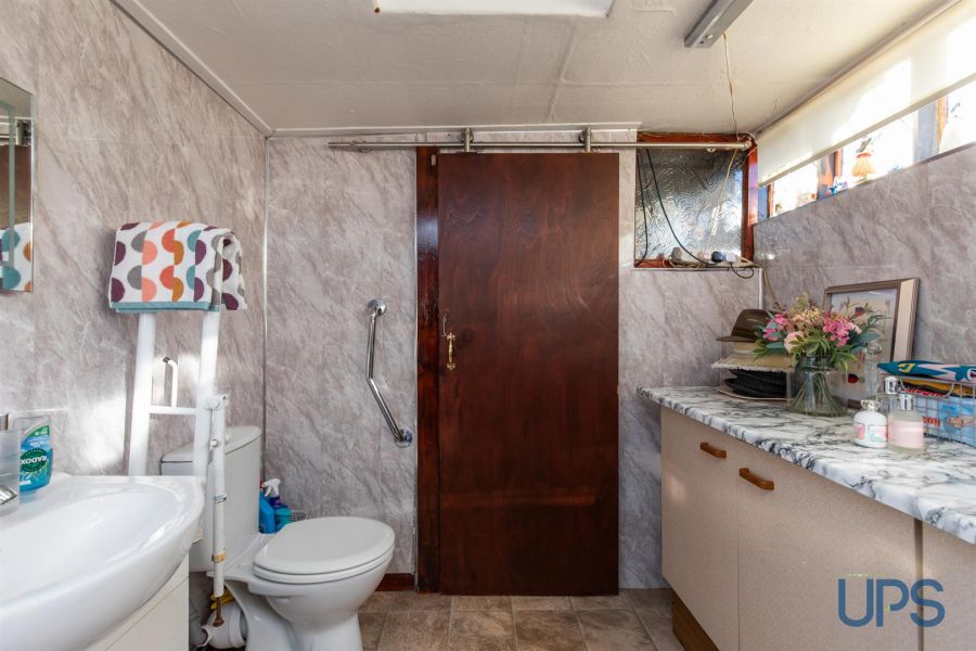 78 Andersonstown Park