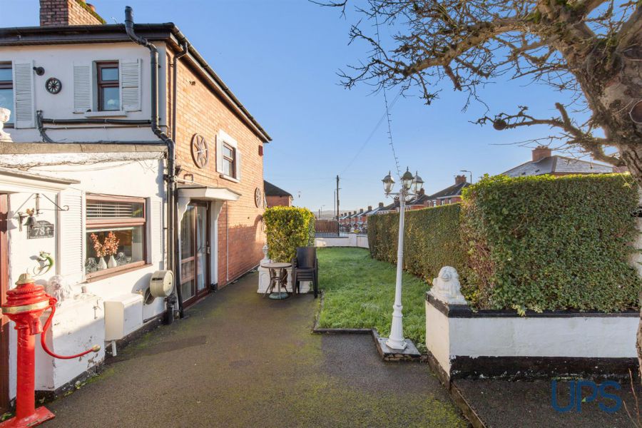 78 Andersonstown Park