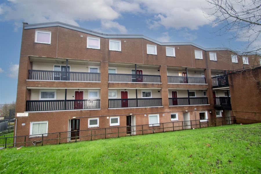 Apt, 8C Carrigart Avenue