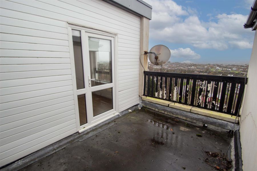 Apt, 8C Carrigart Avenue