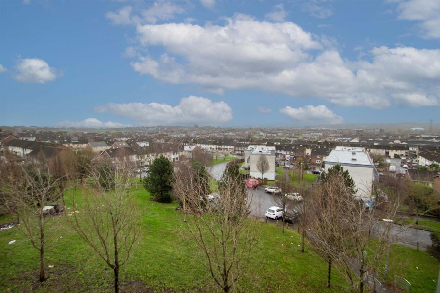 Apt, 8C Carrigart Avenue