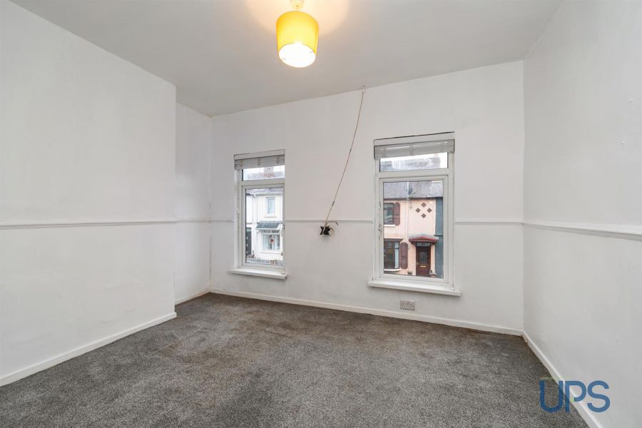 49 Fallswater Street