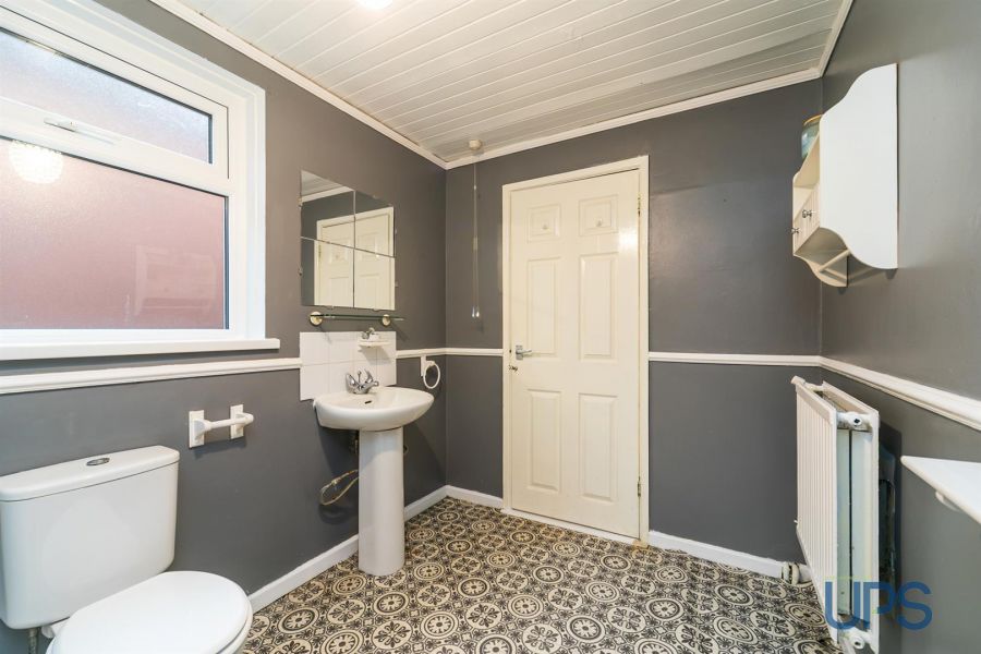 49 Fallswater Street