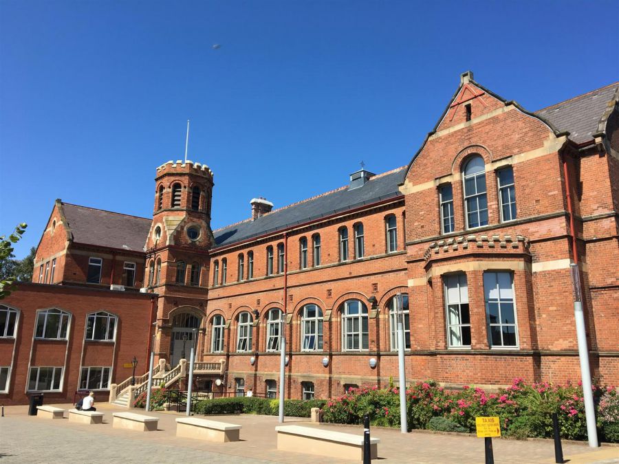 49 Fallswater Street