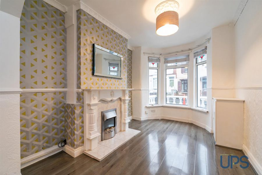 49 Fallswater Street