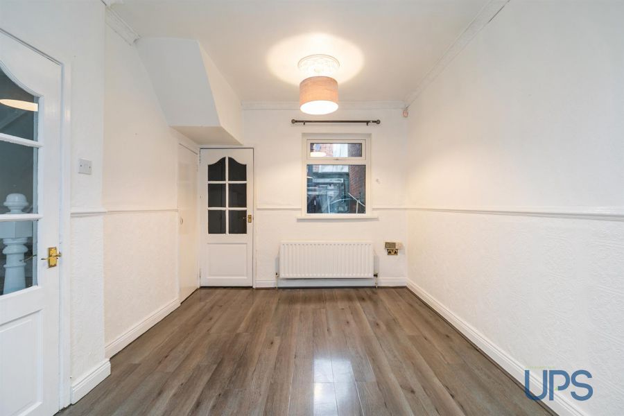 49 Fallswater Street